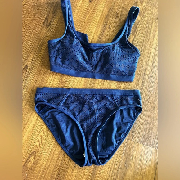 Anne Cole New Navy eyelet overlay bandeau top bikini Size M - Picture 1 of 7